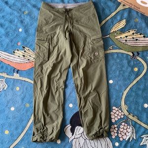 Mountain Hardwear Women’s pants size 4